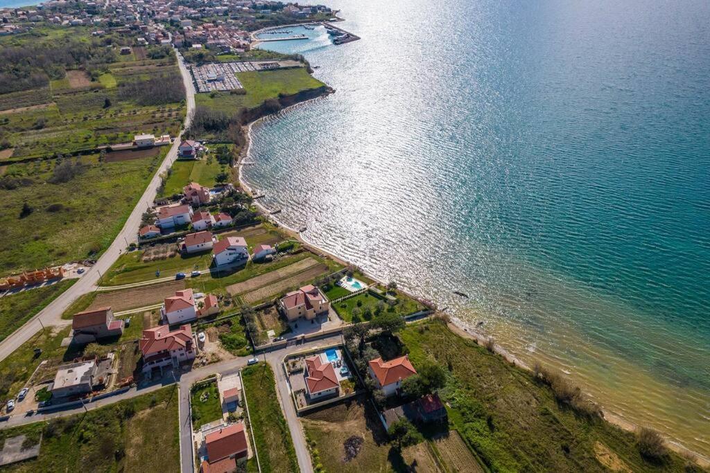 Villa Mattina, With Heated Pool And Jacuzzi Привлака Экстерьер фото